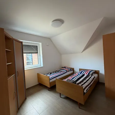 Modernes Nahe Zentrum Mit Kueche Und Parkplatz *